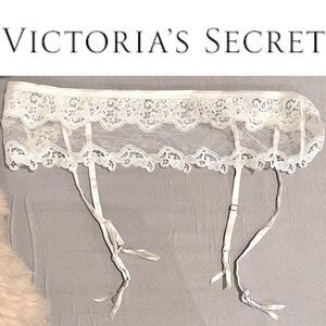 ‎Victoria’s Secret Lace Garter Belt